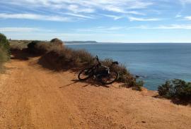 Cycling (Cádiz): Roche-Conil along the cliff-top